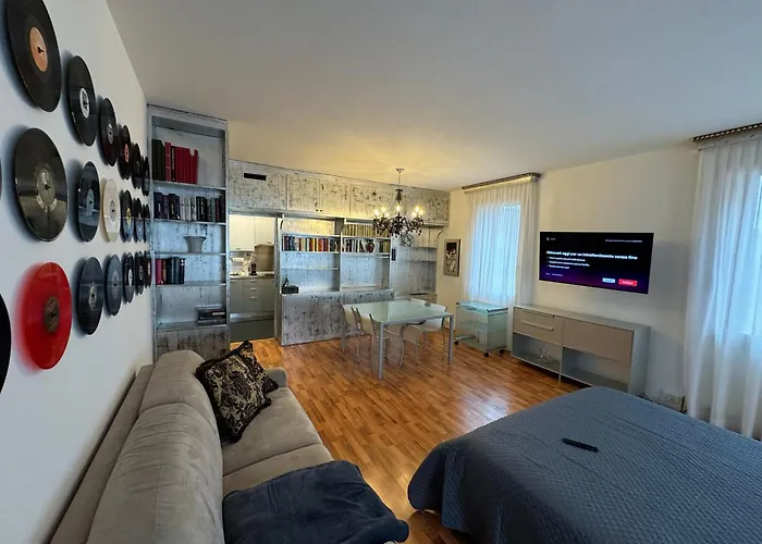 House 326