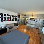 Апартаменты House 326 *